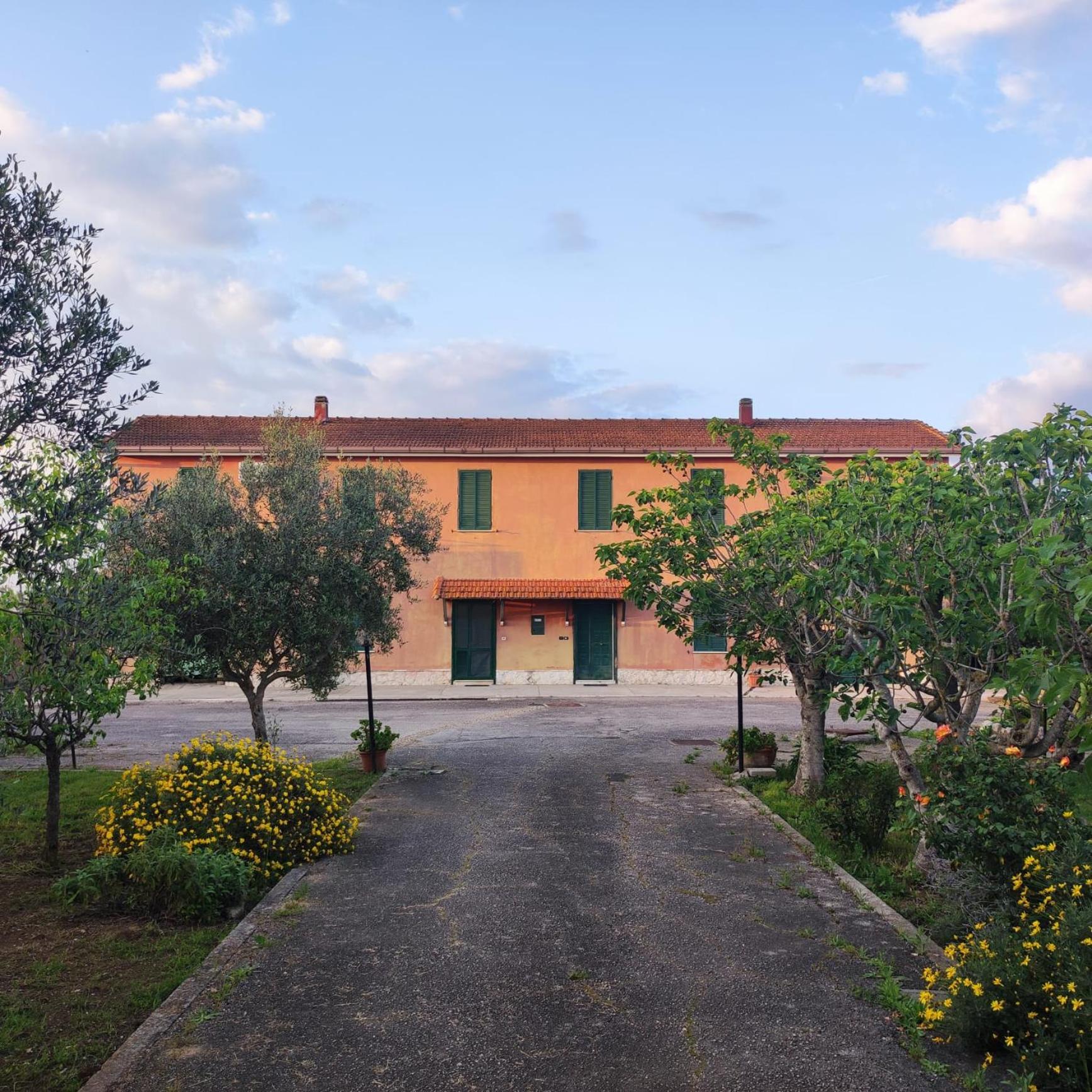 Eco House San Michele Hostel Borgo San Michele  Kültér fotó